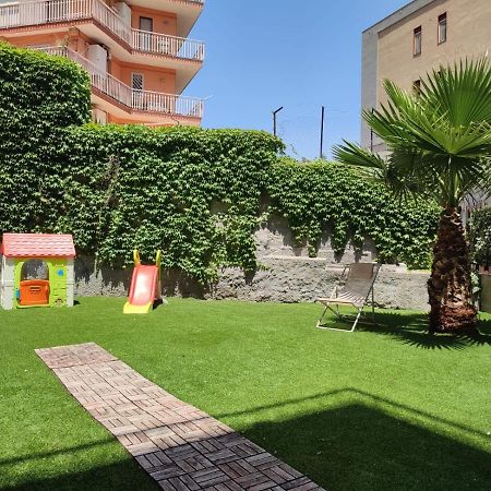 Appartamento Incantevole Con Parcheggio E Giardino Catania Luaran gambar
