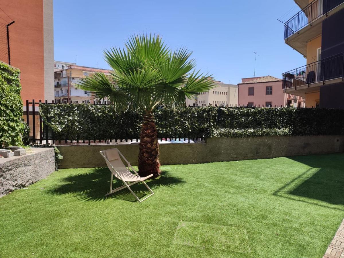 Appartamento Incantevole Con Parcheggio E Giardino Catania Luaran gambar