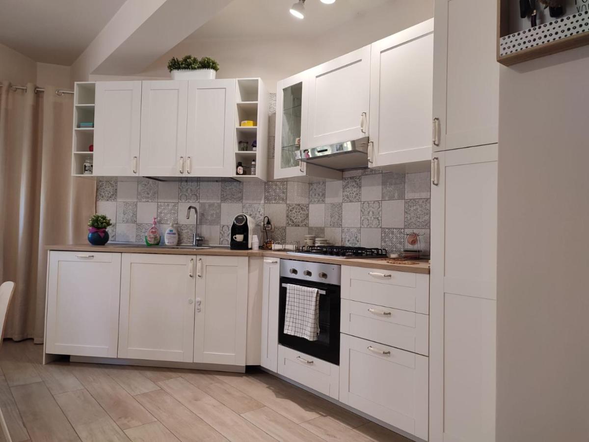 Appartamento Incantevole Con Parcheggio E Giardino Catania Luaran gambar